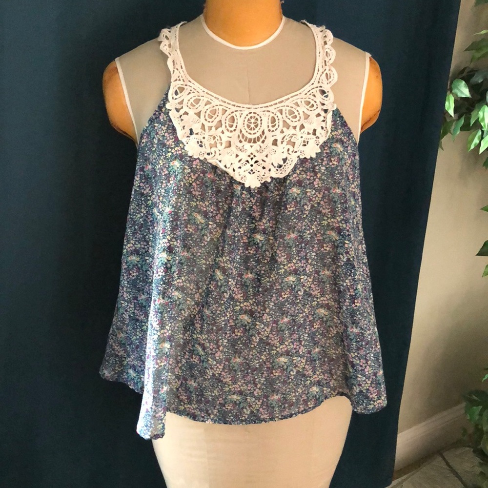Floral flowy tank top - blue - size medium
